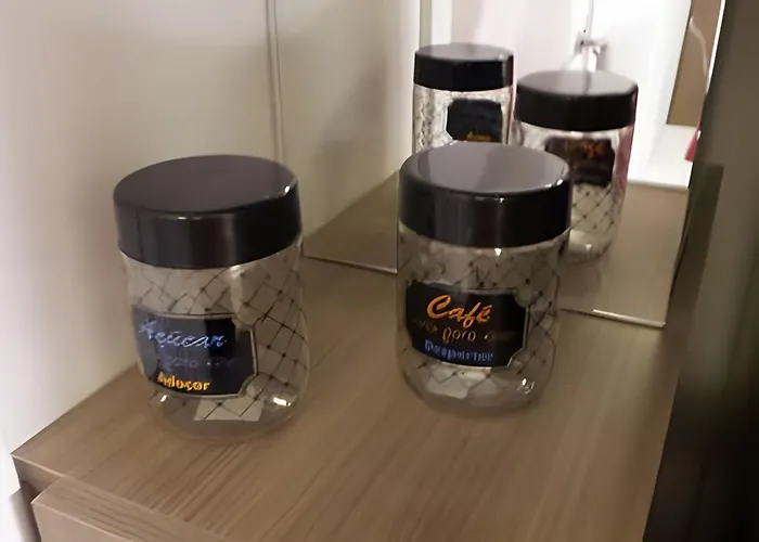 Studio próximo ao shopping Curitiba, Wifi, TV a Cabo e Cozinha completa.