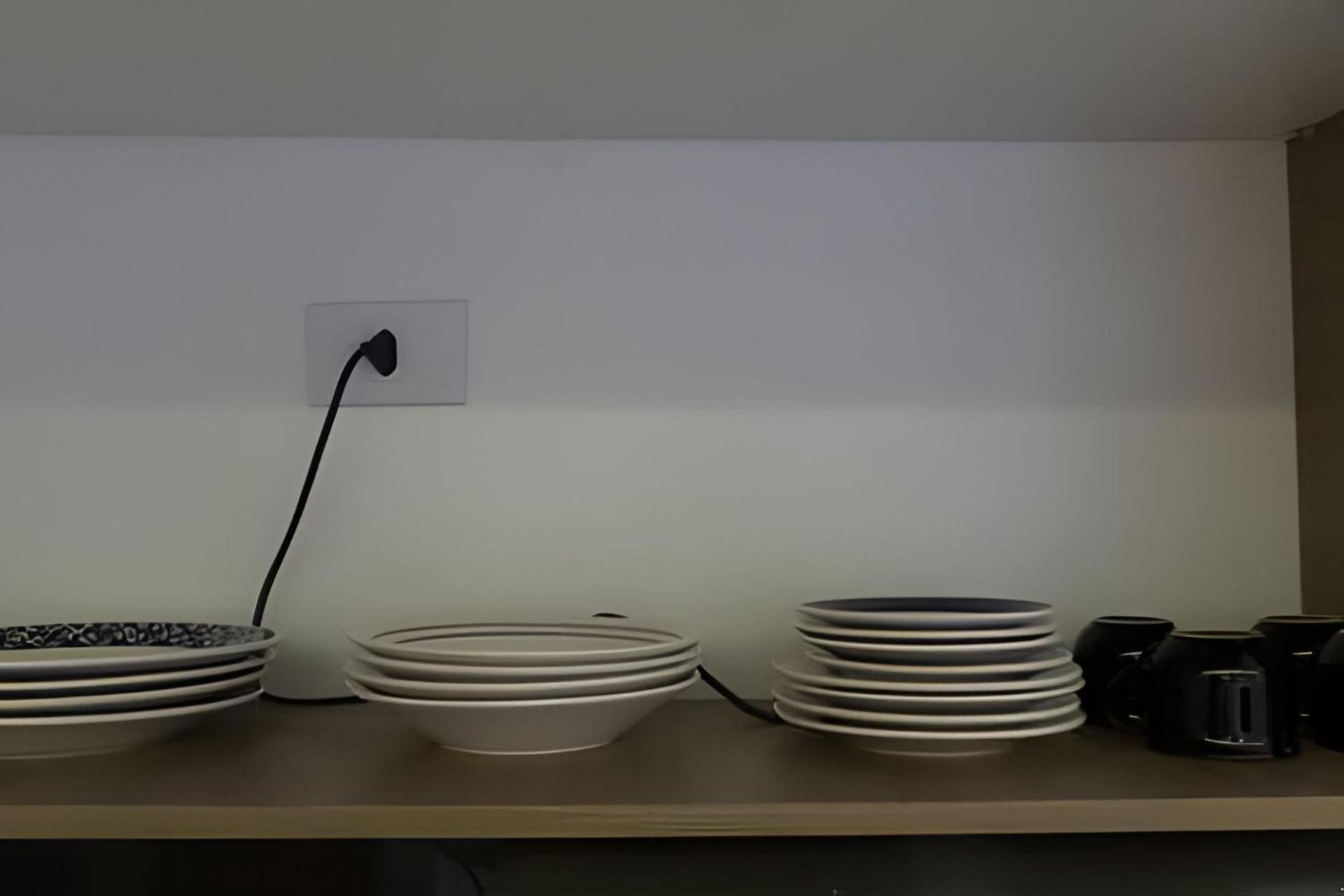 Próximo Ao Shopping Curitiba, Wifi, Tv A Cabo E Cozinha Completa. * Curitiba