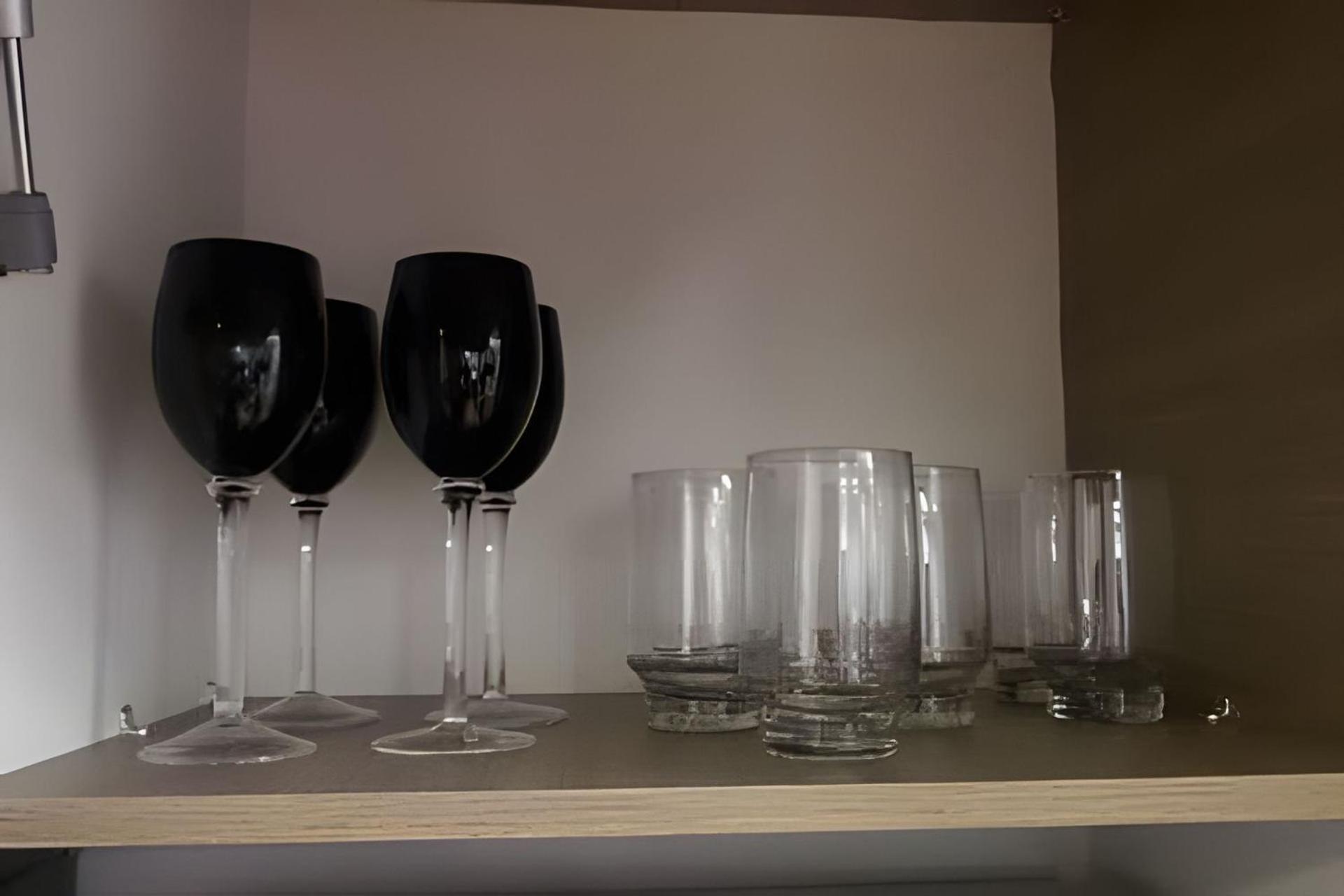 Apartamento Próximo Ao Shopping Curitiba, Wifi, Tv A Cabo E Cozinha Completa. *