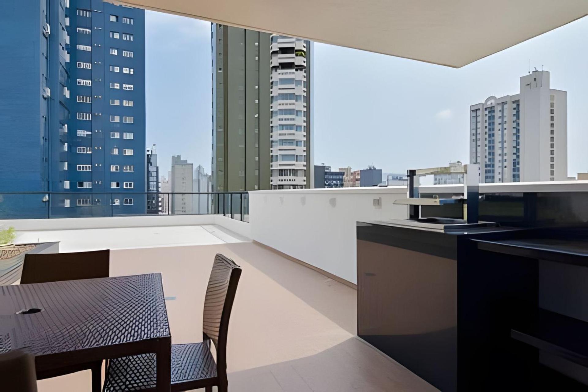 Próximo Ao Shopping Curitiba, Wifi, Tv A Cabo E Cozinha Completa. *