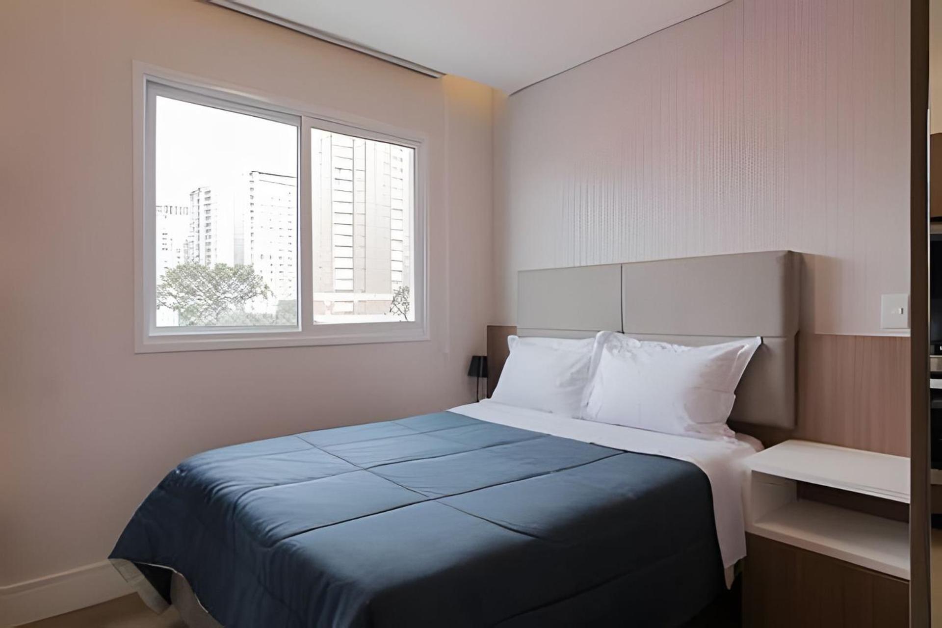 Apartamento Próximo Ao Shopping Curitiba, Wifi, Tv A Cabo E Cozinha Completa. Curitiba