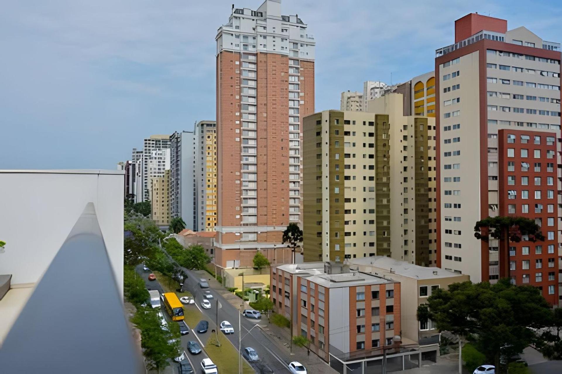 Próximo Ao Shopping Curitiba, Wifi, Tv A Cabo E Cozinha Completa. *