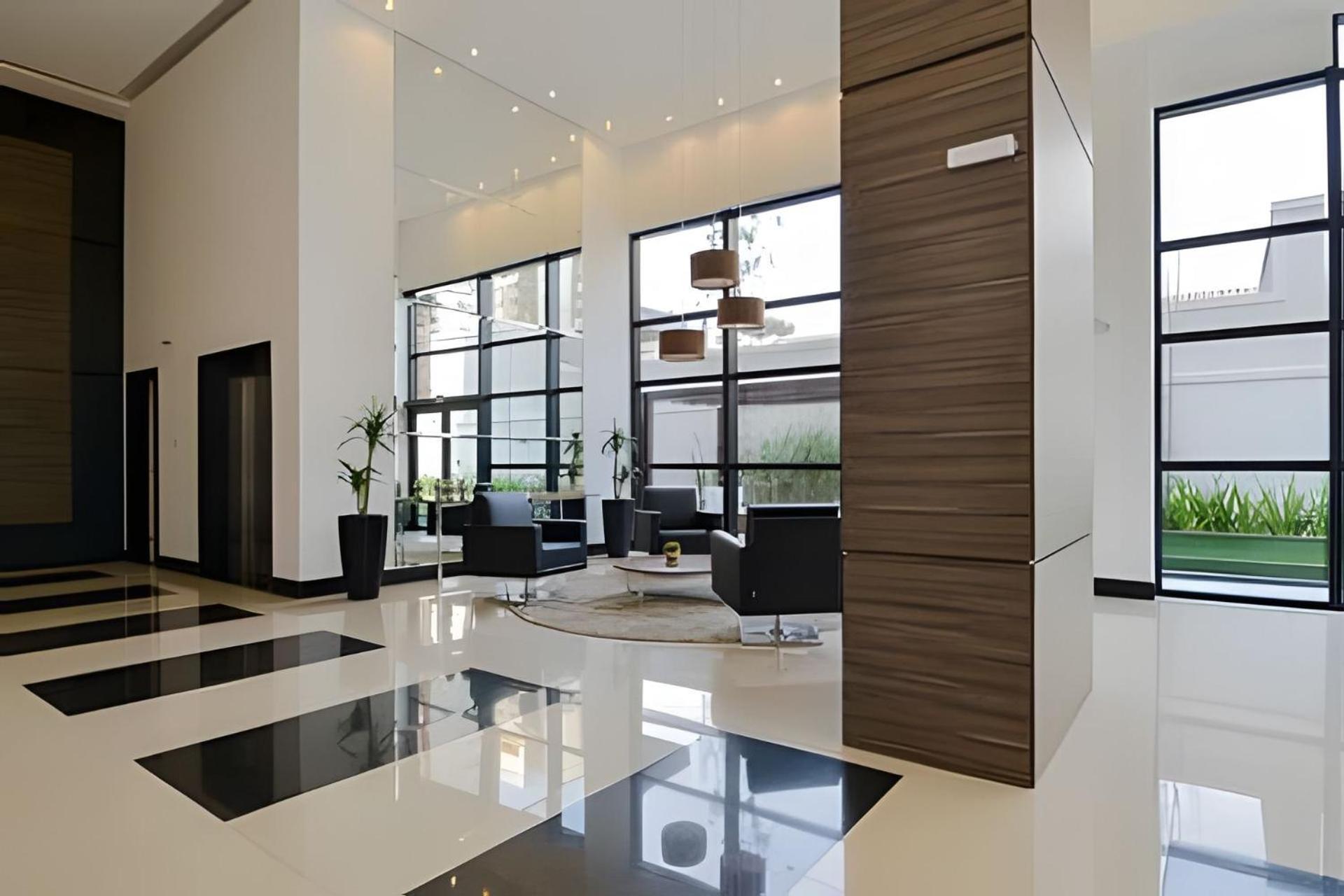 Próximo Ao Shopping Curitiba, Wifi, Tv A Cabo E Cozinha Completa. Apartamento *